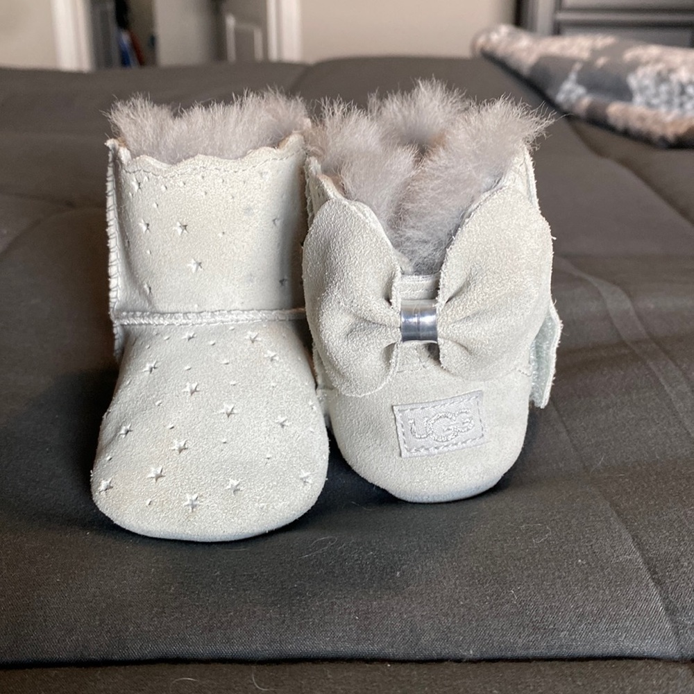 Baby uggs- in brand new condition!